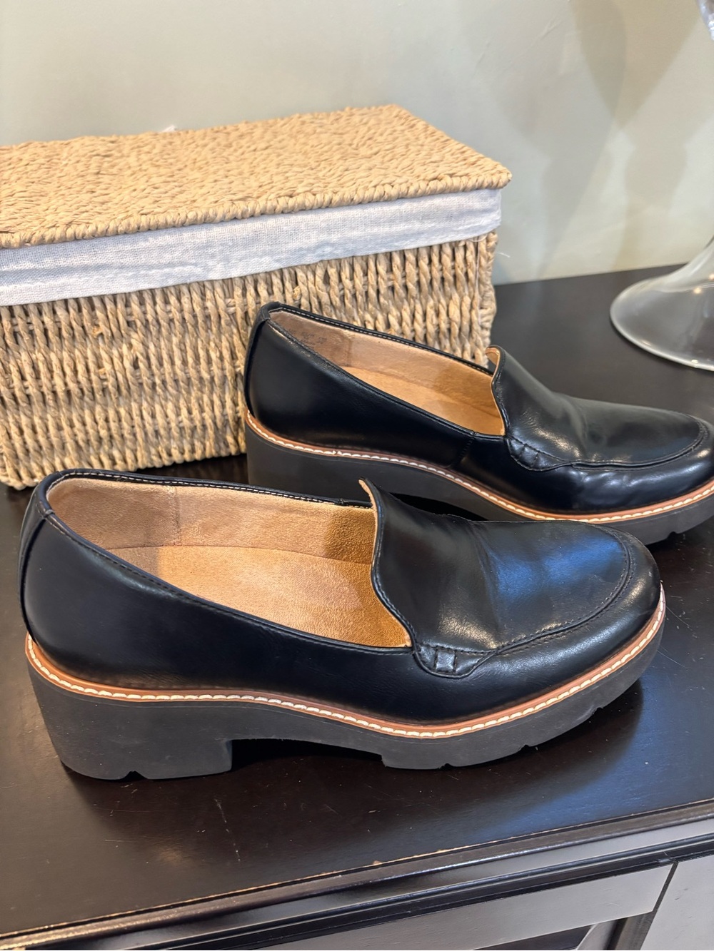 Naturalizer Black Leather Lug Sole Slip-On Loafers Size 7.5